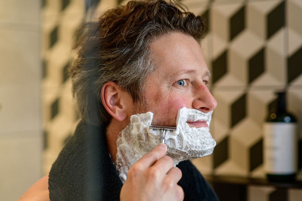 shave face with merkur blades
